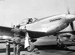 P-51Dを工場から基地へとフェリーしてきたアメリカ軍のWASP