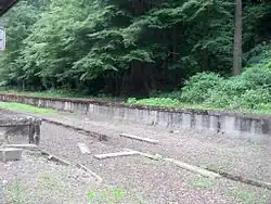 線路が撤去された駅構内（2005年7月）