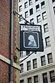 フランシス・タバーンのサイン