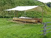 奥（右）が原木。手前（左）が、それにいくらか加工したもの。
