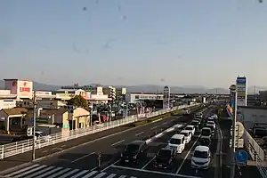 川添小学校北西交差点歩道橋から見たフレスポ高松