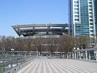 外観、けやきひろば側より