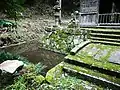 拝殿の濠