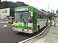 旧岡部町営バスの車両（いすゞ・ジャーニーK）。廃車済