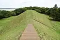 後円部から前方部を望む