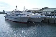 係船中の富貴5と富貴8