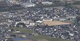 野坂岳から望む福井県立敦賀工業高等学校の全景(2018年10月22日撮影)