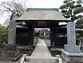 山門（2016年4月9日撮影）