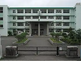 福島県立小野高等学校正門から