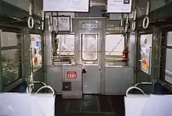 80形の車内。(2005年10月9日撮影)