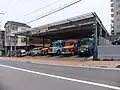 写真のバスが送迎車などに使われる