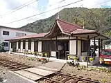 駅舎（2009年10月、ホーム側から）