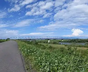 水門川排水機場から望む福束大橋