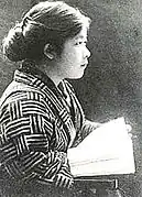 女学校卒業直前、1922年
