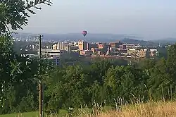 ファンフェストでキングスポートの上に揚げられた気球