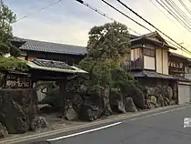 当風呂屋に隣接する旧船岡楼の建物(2018年4月)
