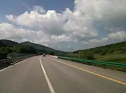 県内を通る包茂高速道路