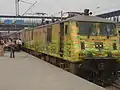 ラッピングが施された30242号機