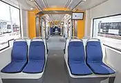 車内（サントス）