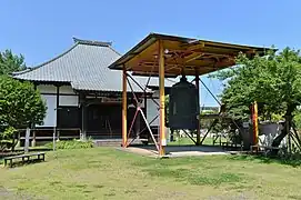 開基堂と「やすらぎの鐘」