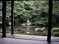 書院内から見た庭園