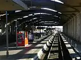 プラットホーム