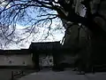 への門（高麗門）。