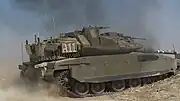 メルカバMk 4。砲塔後部に無数に装着されているのがチェーンカーテン