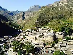 斎堂鎮川底下村(爨底下村)の全景