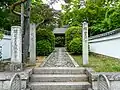 境内入り口の参道