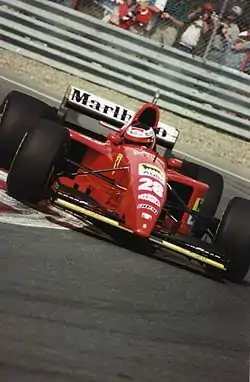 1995年カナダGPでゲルハルト・ベルガーがドライブする412T2