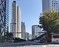 議事堂北交差点から南を望む。