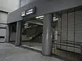駅入口