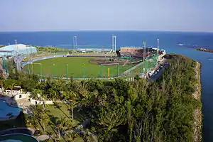 宜野湾市立野球場