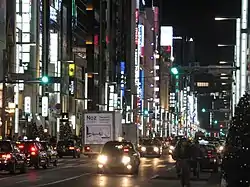 小説中の「クラブ・カルネ」が所在する設定とされる、銀座七丁目付近。
