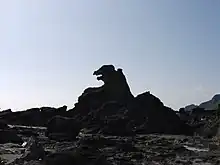 男鹿半島の「ゴジラ岩」