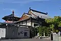 本堂と六角堂