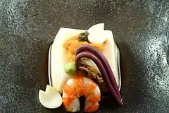 様々な食材を装った胡麻豆腐（三田見野屋製）