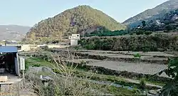 公郎鎮付近の段々畑と公郎河