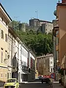 市街よりゴリツィア城を眺める