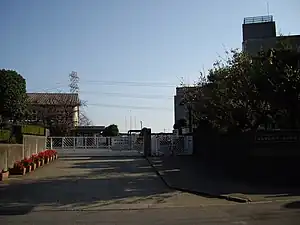 御所ケ丘中学校