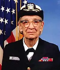 米海軍の女性提督の冬服(グレース・ホッパー技術少将 1984年)