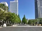美術の広場よりランドマークタワー方面を見る（2017年4月28日）