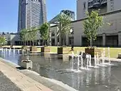 美術館前の噴水設備（2017年4月28日）