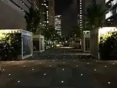 アイマークプレイス前の地面における光の演出（2017年5月26日）