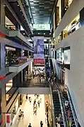 エスカレーターホール