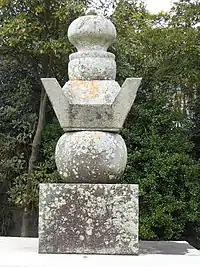 鍋島忠直の墓