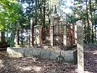 大岩山にある中川清秀の墓