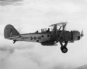飛行するBG-1 9517号機(VB-3B爆撃航空隊所属、1930年代後半撮影)
