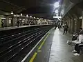 西からプラットホームを見る
